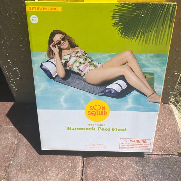 🌞 Sun Squad Inflatable Hammock Pool Float – Relax in Style! (New in box) - Picture 9 of 13